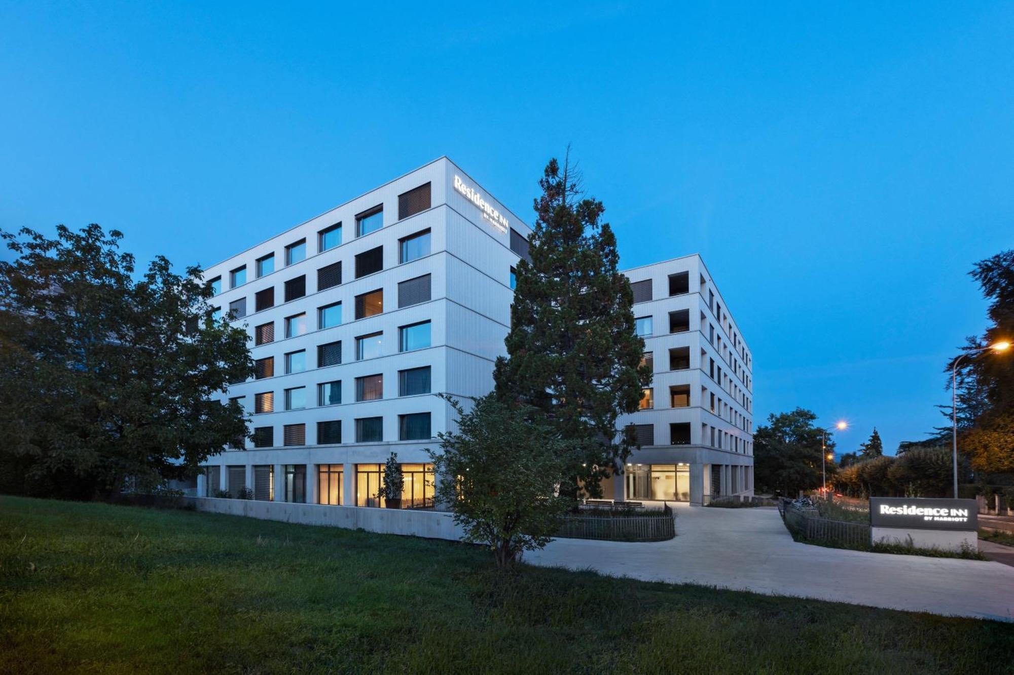 Residence Inn By Marriott Geneva City Nations Exteriör bild
